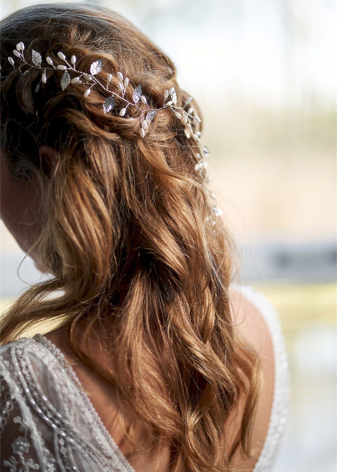 Haar accessoires bij je trouwjurk bij Atelier Speksnijder